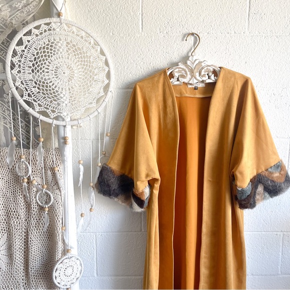 NWOT Mustard Suede Cardigan / Coat with Faux Fur Cuff Sleeves - Picture 5 of 12